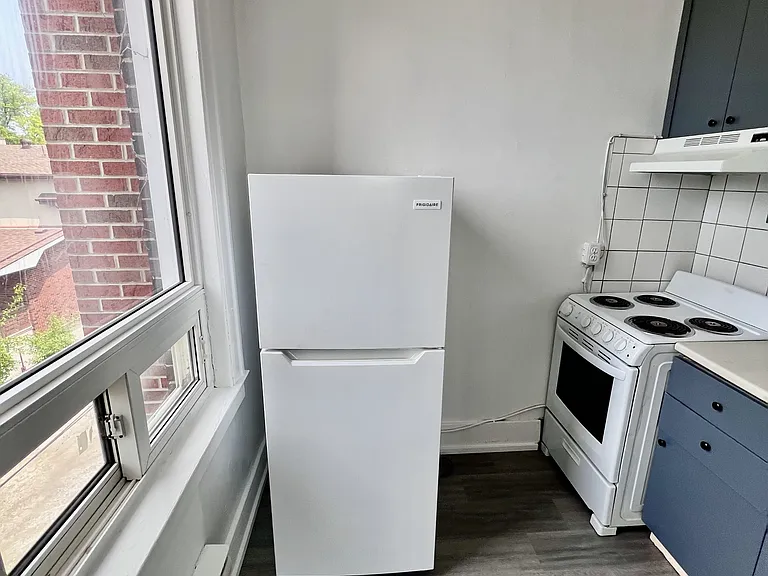 1495 Gladstone Ave — Photo 6
