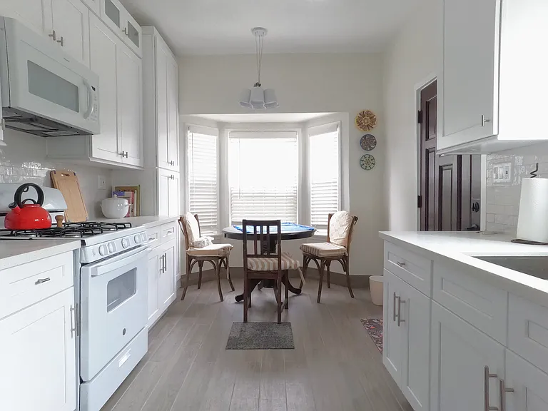 2421 Alcazar St — Photo 10
