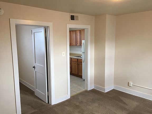 4th image of 1203 Victoria Ave APT 2F