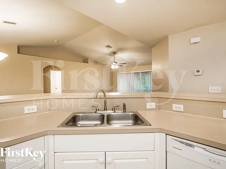 3310 49th St W — Photo 7