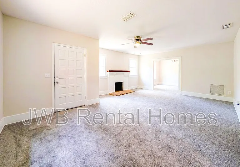1166 Hamilton St — Photo 4