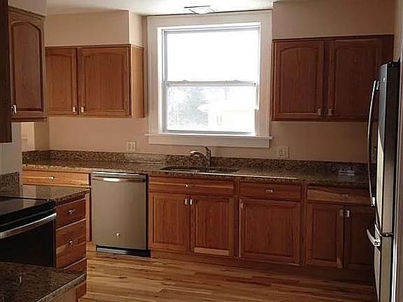 3rd image of 402 N Division Ave