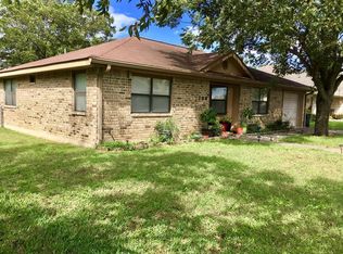 706 S Creek St, Fredericksburg, TX 78624