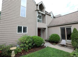 20 Timberwood Rd #20, West Hartford, CT 06117