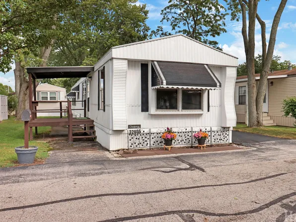 32605 N Center Ln, Grayslake, IL 60030