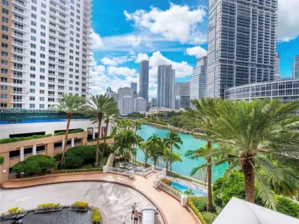 901 Brickell Key Blvd APT 702, Miami, FL 33131