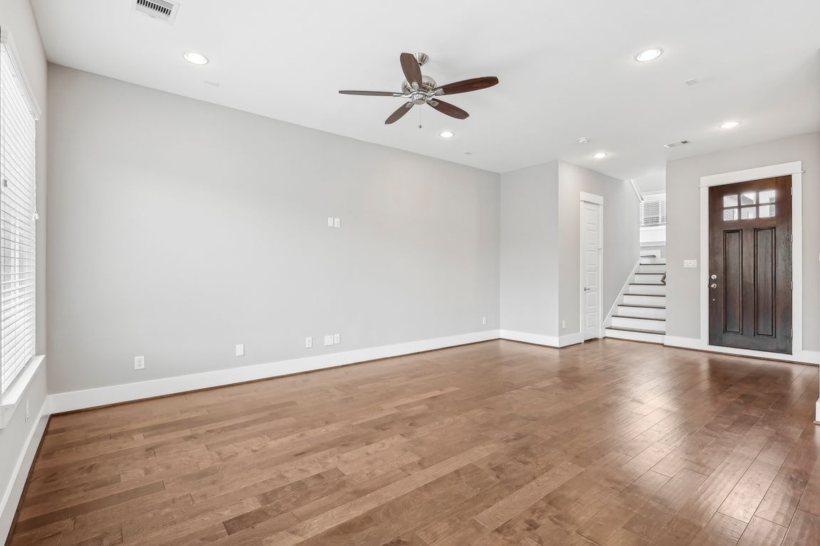 Yale Oaks Ln-005.jpg