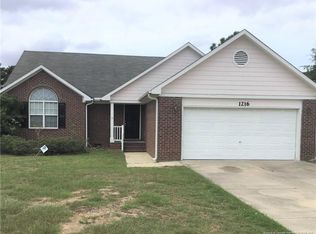 1216 Alexwood Dr, Hope Mills, NC 28348