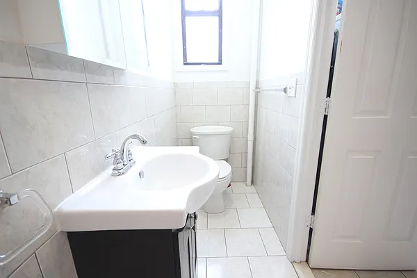 Rented by Nooklyn NYC LLC | media 7