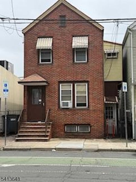 1st image of 340 Adams St
