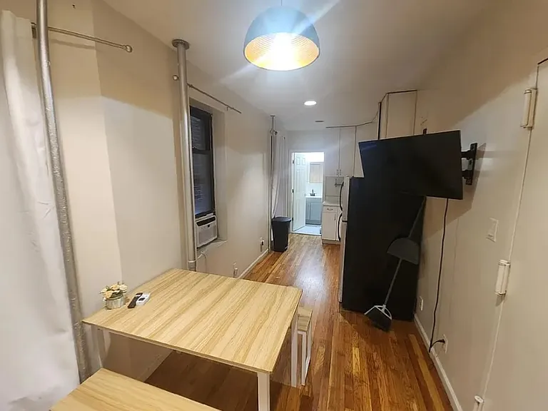 534 W 50th St #2A — Photo 3