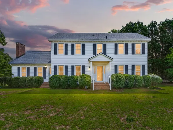 636 N Wilkinson Dr, Saint Pauls, NC 28384