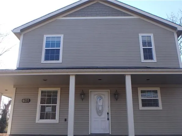 601 Prospect St, Leavenworth, KS 66048