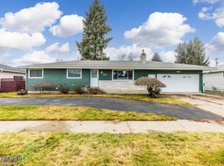 2317 N Honeysuckle Dr, Coeur D Alene, ID 83814
