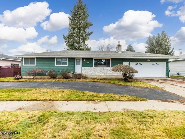 2317 N Honeysuckle Dr, Coeur D Alene, ID 83814