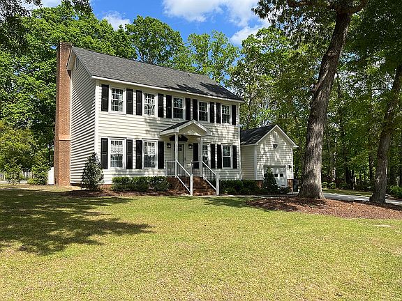 2nd image of 1807 Plantation Cir