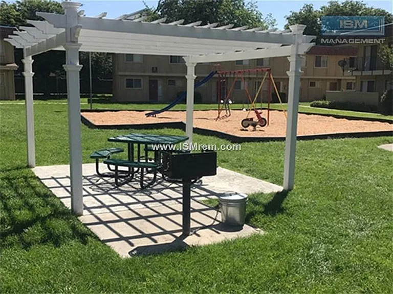 Delta Village Apartments — Photo 10