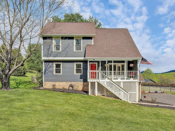 7835 Forest Edge Dr, Roanoke, VA 24018