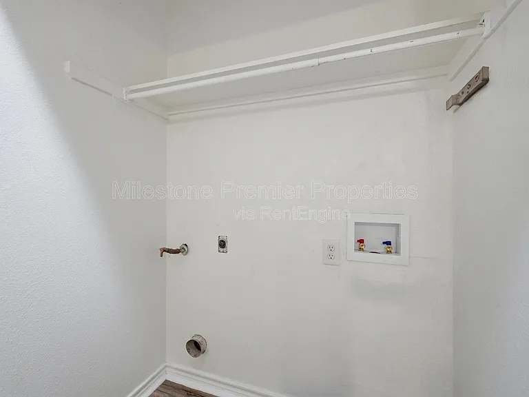 906 W Houston St #1 — Photo 19