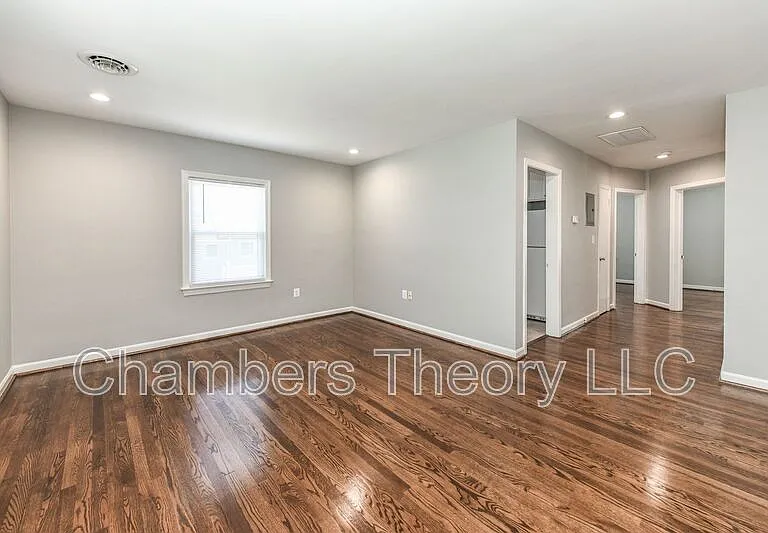 130 S 29th St #4 — Photo 2