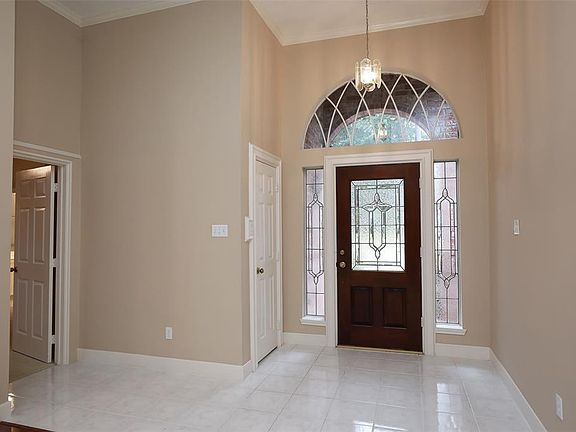 5th image of 6804 Queensclub Dr