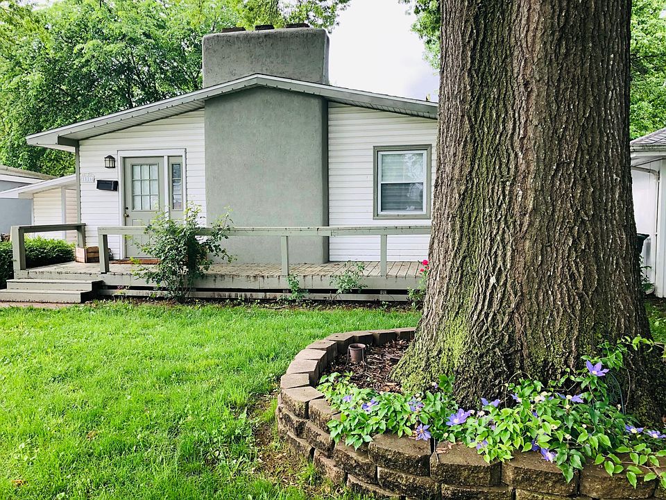 Welcome home to your fully-furnished three bedroom home!