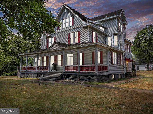 433 Hanover St, Luke, MD 21540