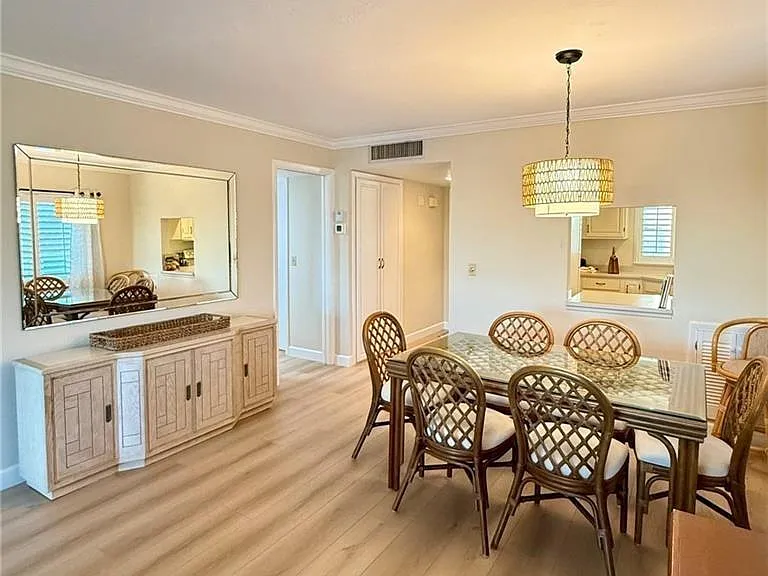 57 High Point Cir W #201 — Photo 10