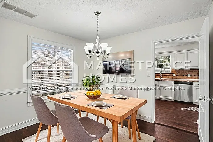4 bed, 3.5 bath, 2386 sqft, $2,295 — Photo 3