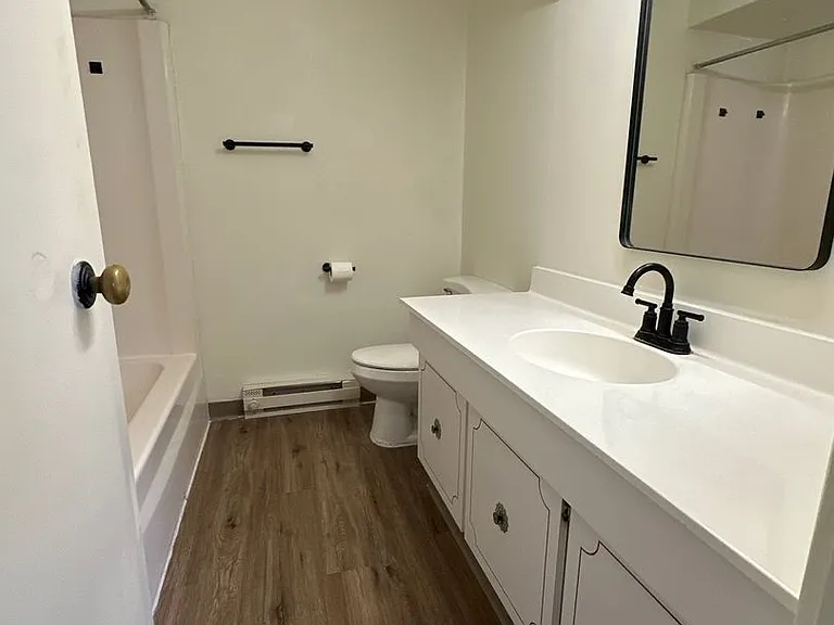 University Park Apartments near Cornell University — Photo 200