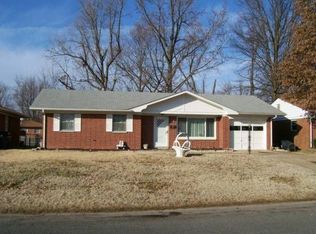 4103 S Park Dr, Belleville, IL 62226