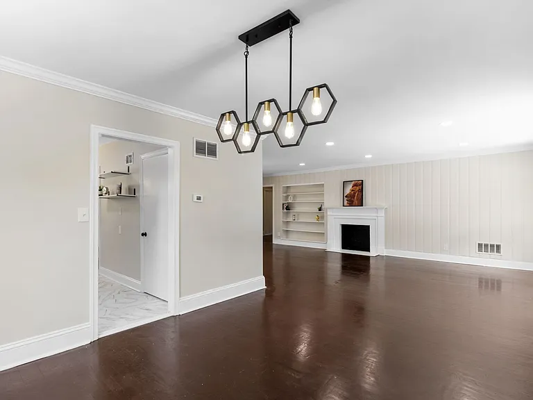 107 Lamb St — Photo 5