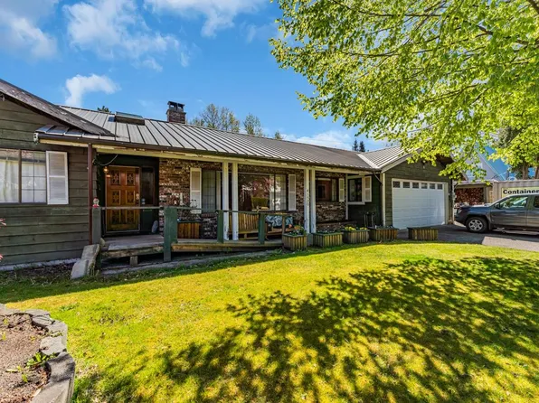 41520 Brennan Rd, Squamish, BC V0N 1H0