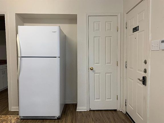 5th image of 3812 Harley Ave