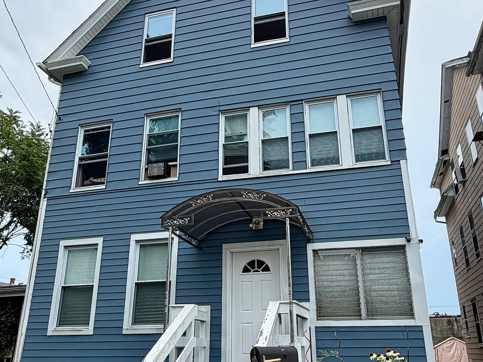 3 bed, 1.0 bath, 2871 sqft, $1,750 — Photo 2