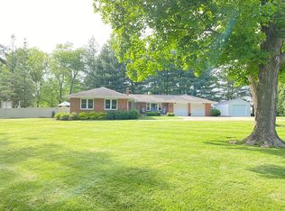 211 Edgewood Rd, Eureka, IL 61530