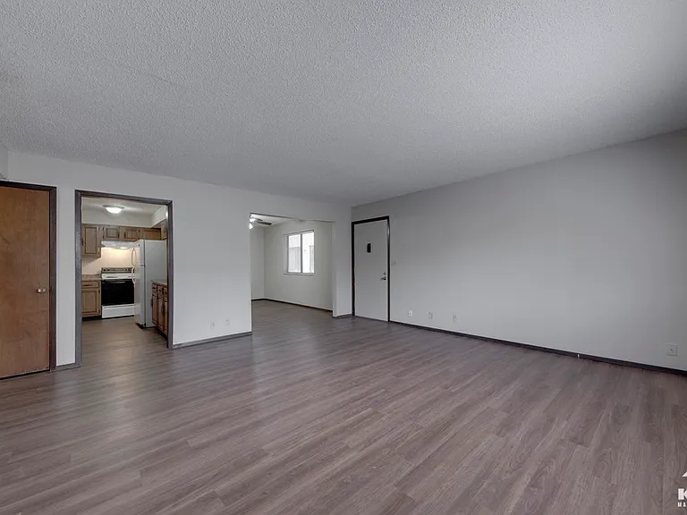 Pheasant Run Apartments — Photo 8
