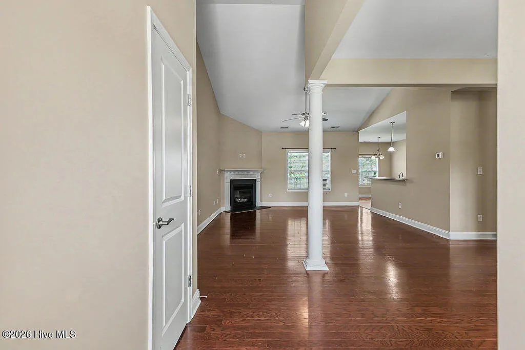 3 bed, 2.0 bath, $2,000 — Photo 4