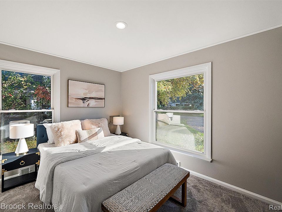 1257 Charrington Rd, photo 12