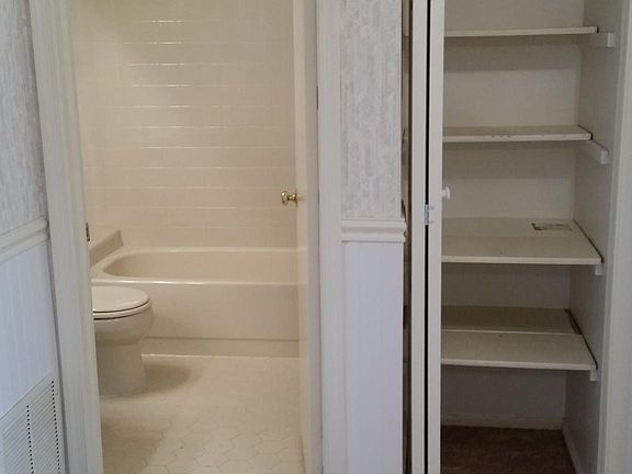 Hallway bath and Linen closet