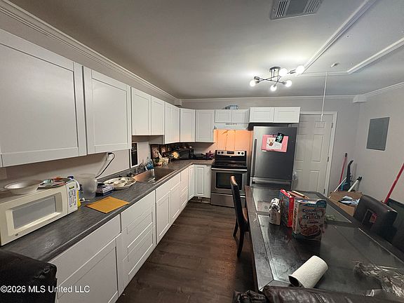 3rd image of 4301 Briggs St