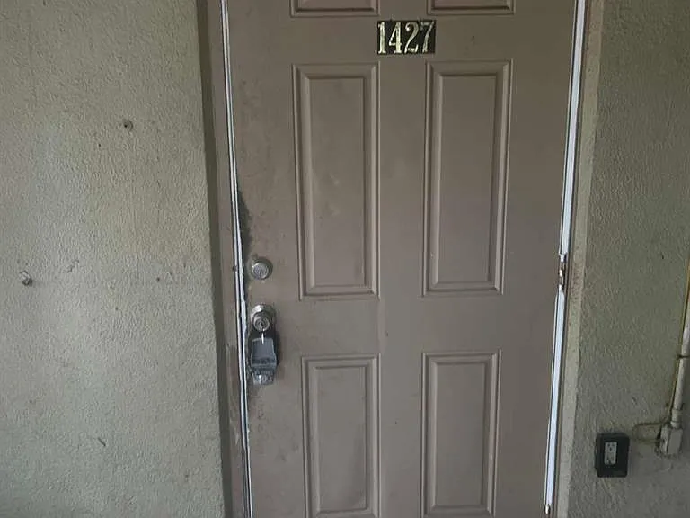 1427 Markland Ave — Photo 11