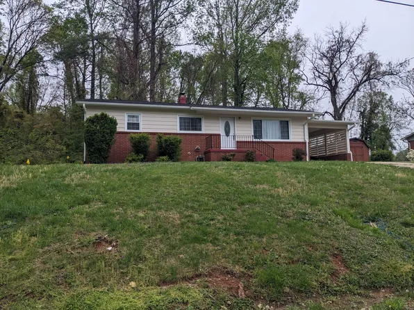 321 Morehead St, Morganton, NC 28655