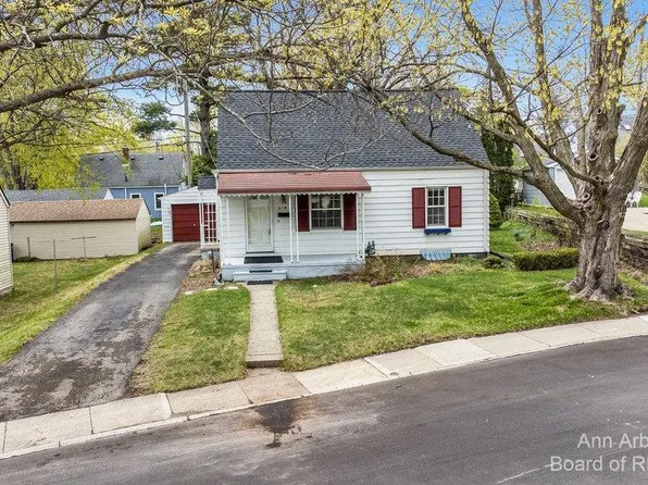 614 Wilton Ct, Ann Arbor, MI 48103