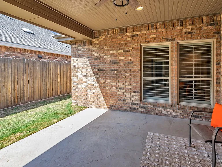 4416 Guadalupe — Photo 34