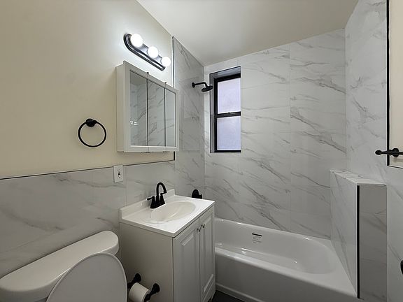 5th image of 3620 168th St Fl 2