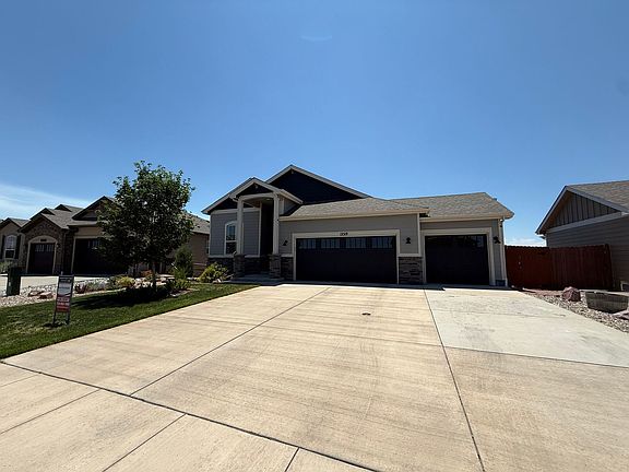 4th image of 12519 Mount Lindsey Dr