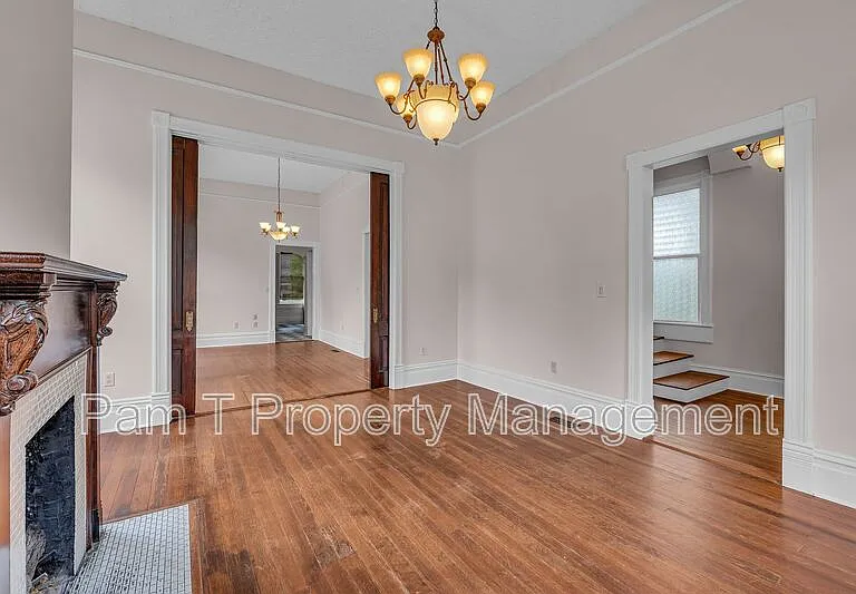 201 W 37th St #MAIN HOUSE — Photo 7