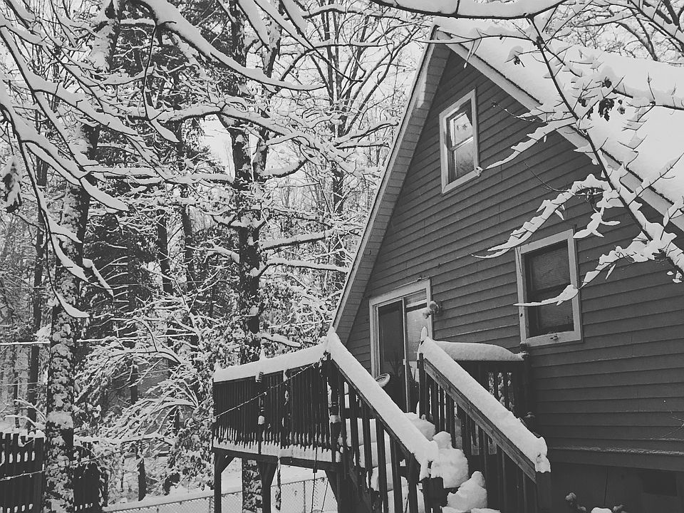 2nd image of 1513 Holly Ct NW