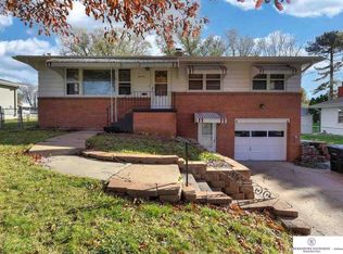 3055 S 74th St, Omaha, NE 68124